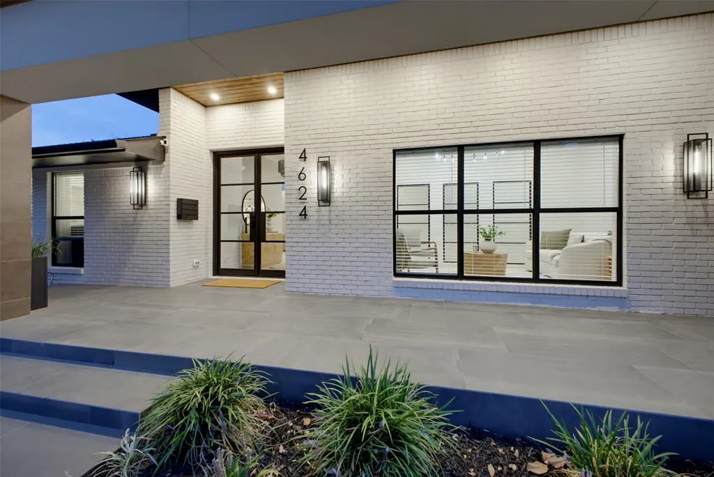 4624 Willow Lane