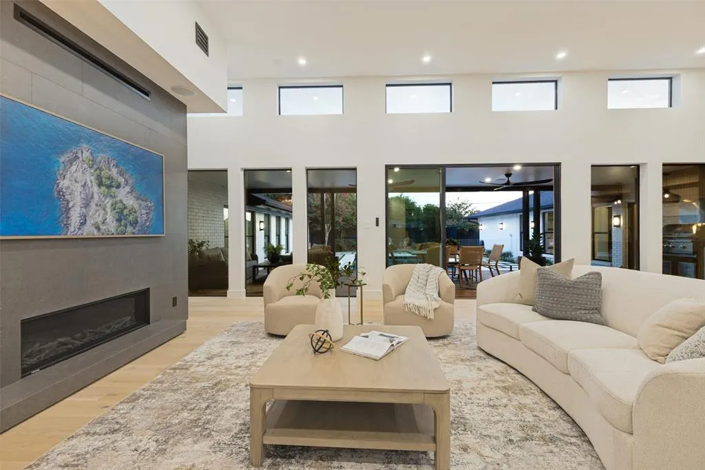 4624 Willow Lane