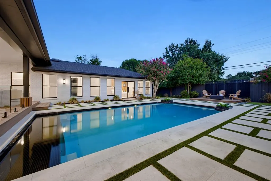 4624 Willow Lane
