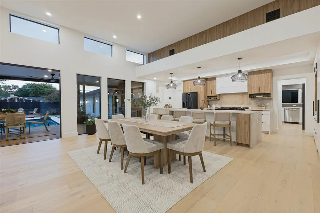 4624 Willow Lane