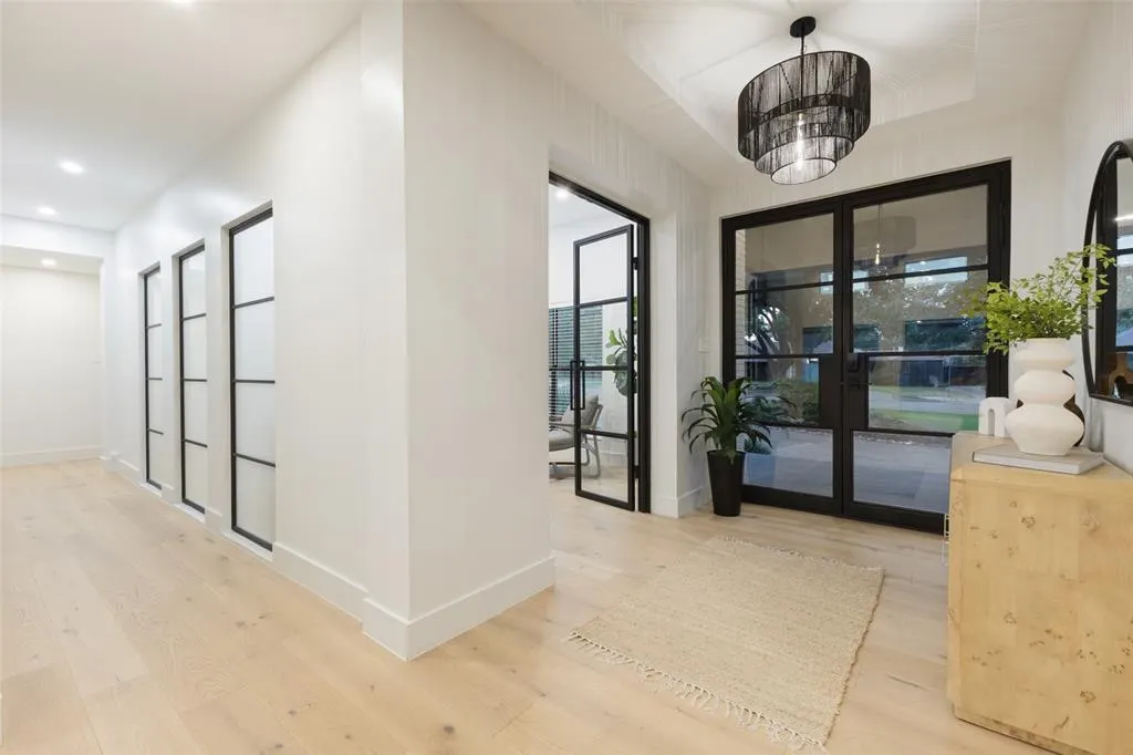 4624 Willow Lane