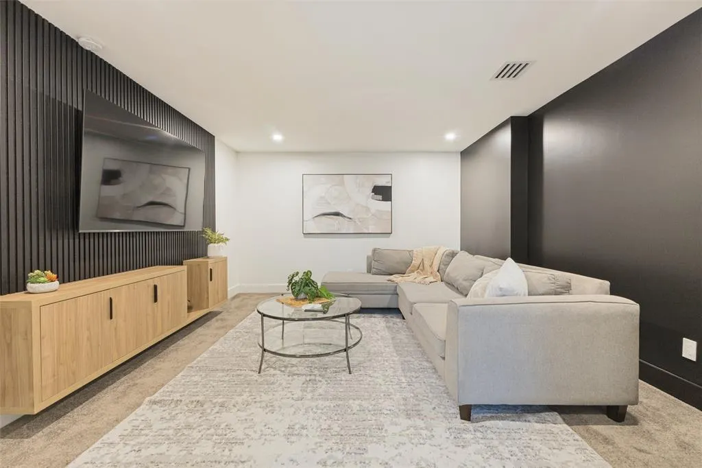 4624 Willow Lane