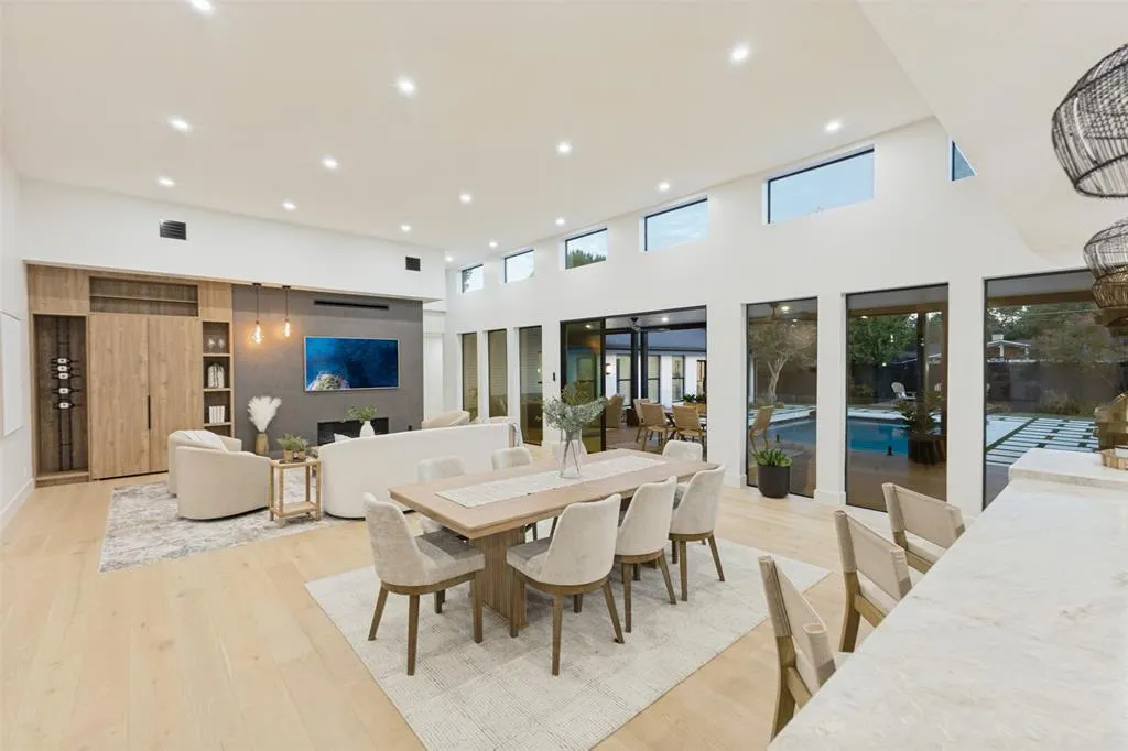 4624 Willow Lane