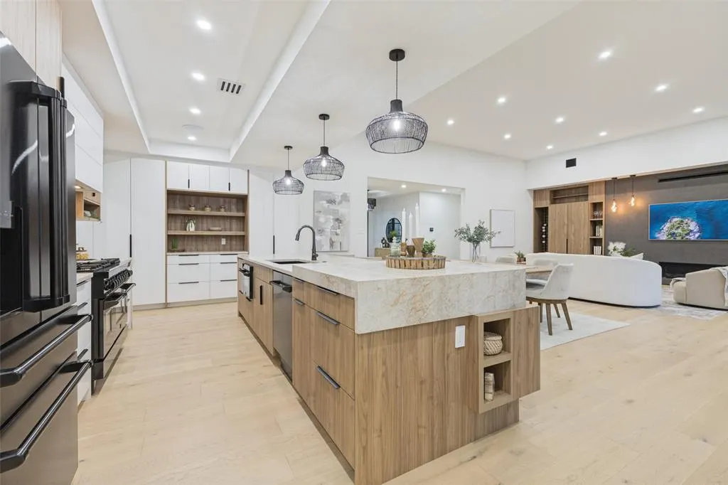 4624 Willow Lane