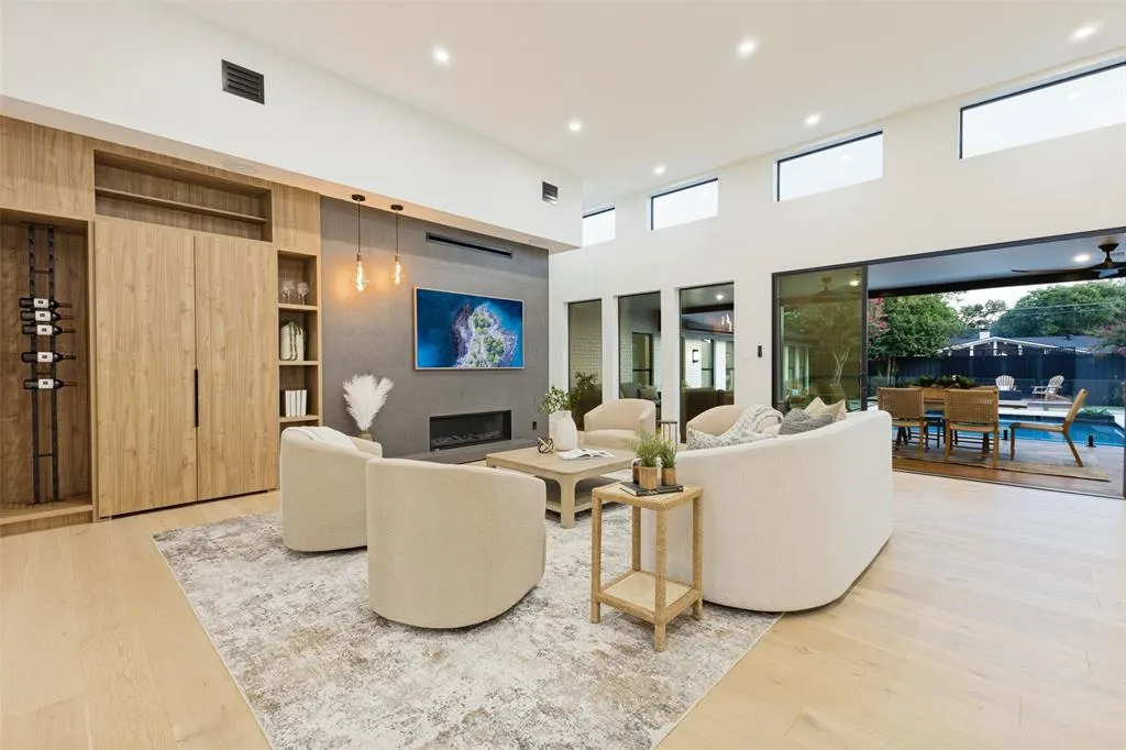 4624 Willow Lane