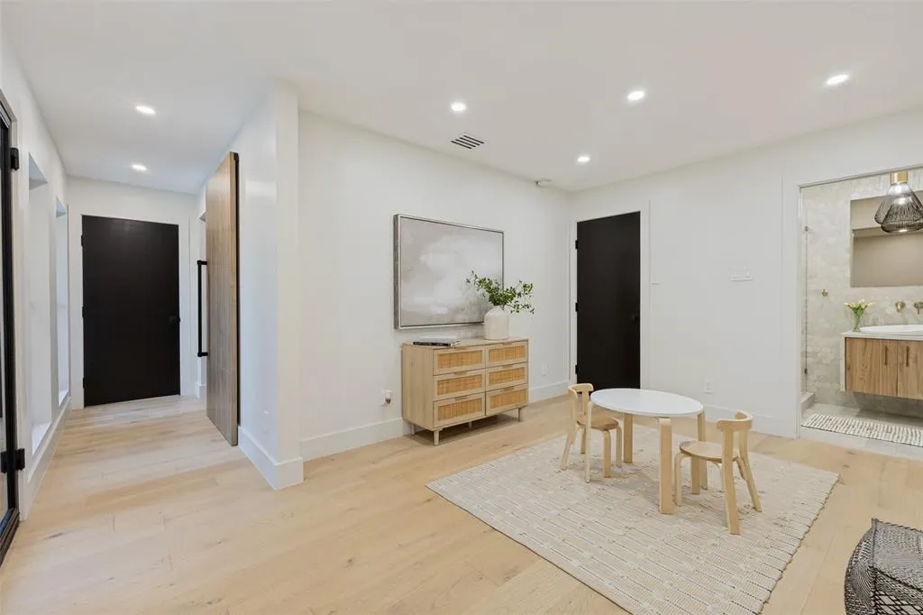 4624 Willow Lane