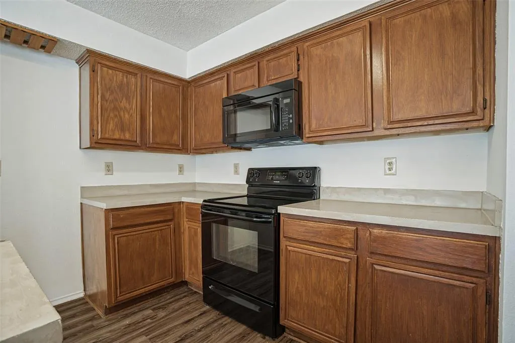 900 Sweetgum Creek