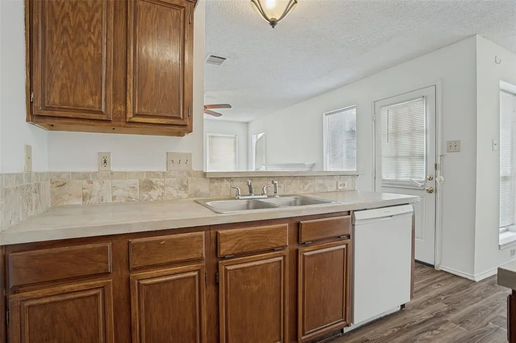 900 Sweetgum Creek
