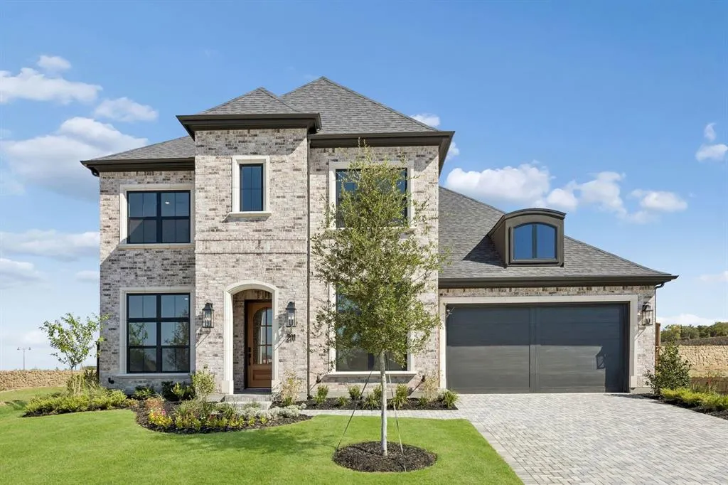 211 Nightfall Dr
