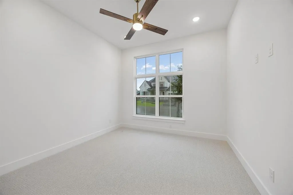 211 Nightfall Dr