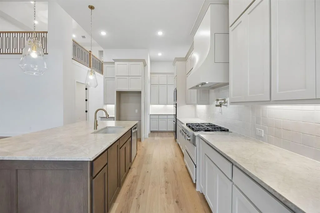 211 Nightfall Dr