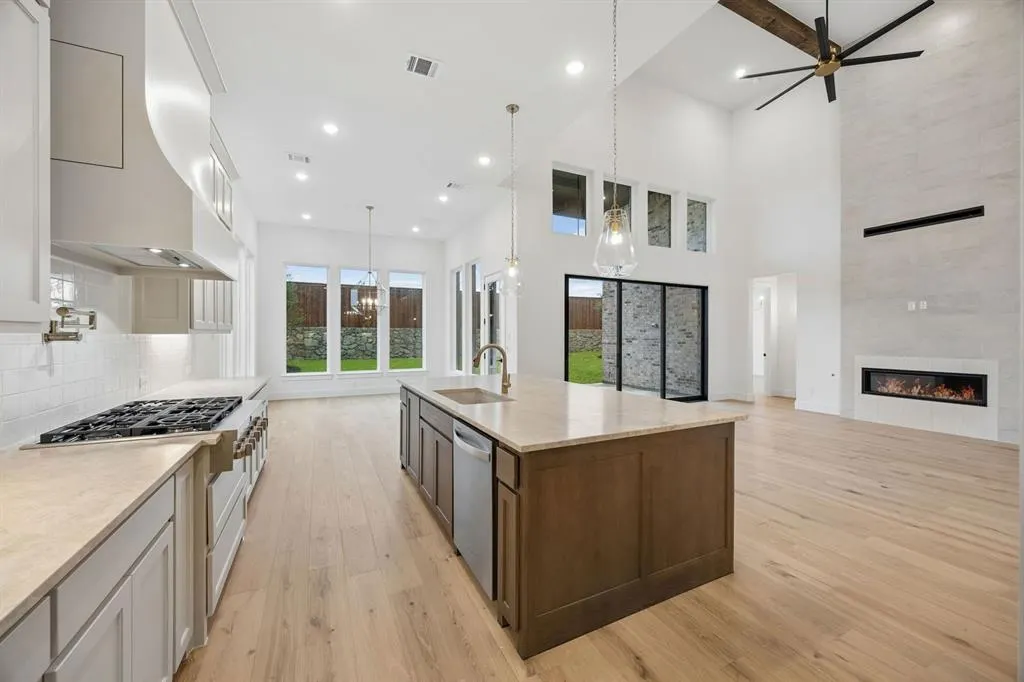 211 Nightfall Dr