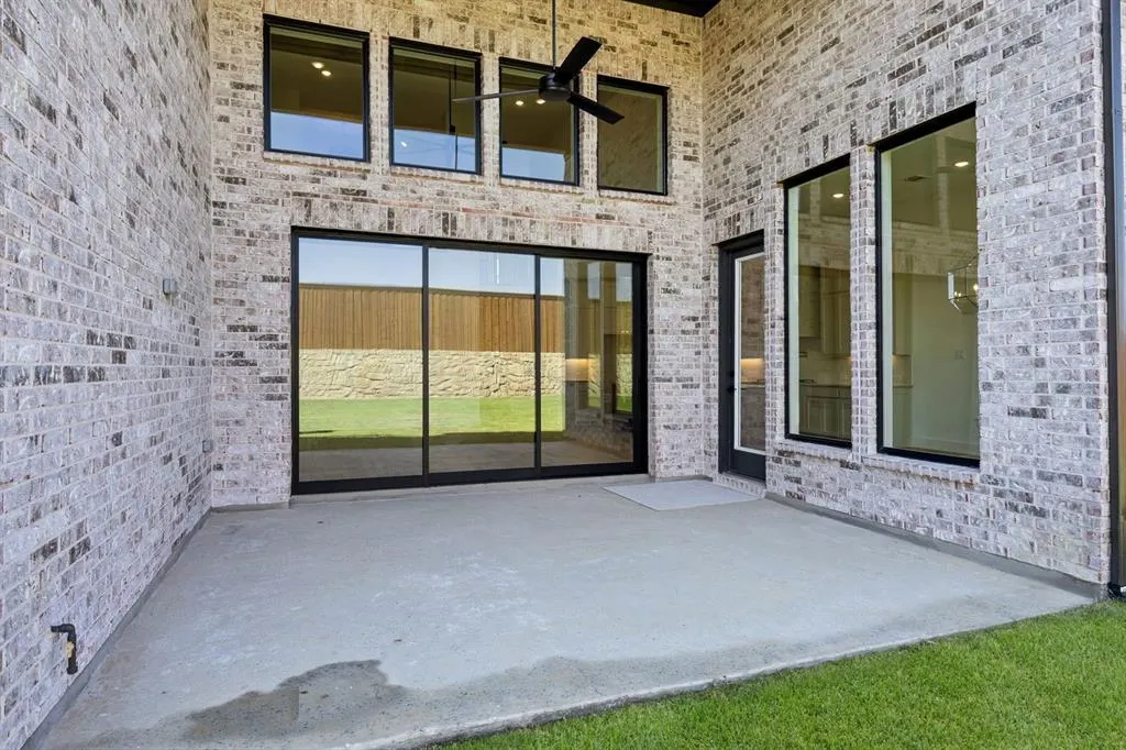 211 Nightfall Dr