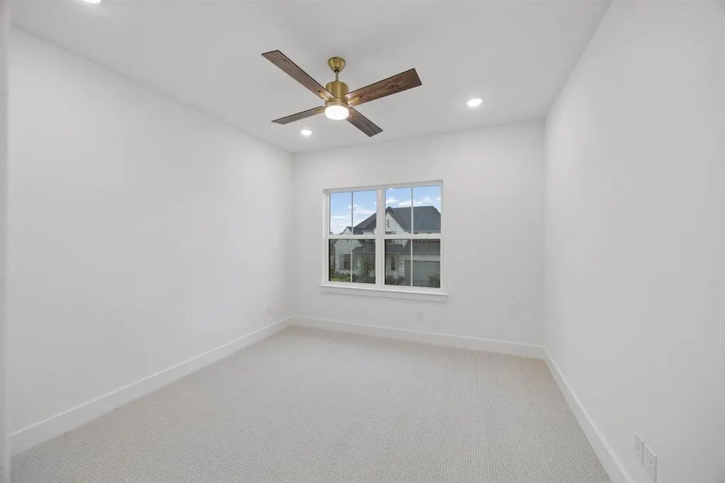 211 Nightfall Dr