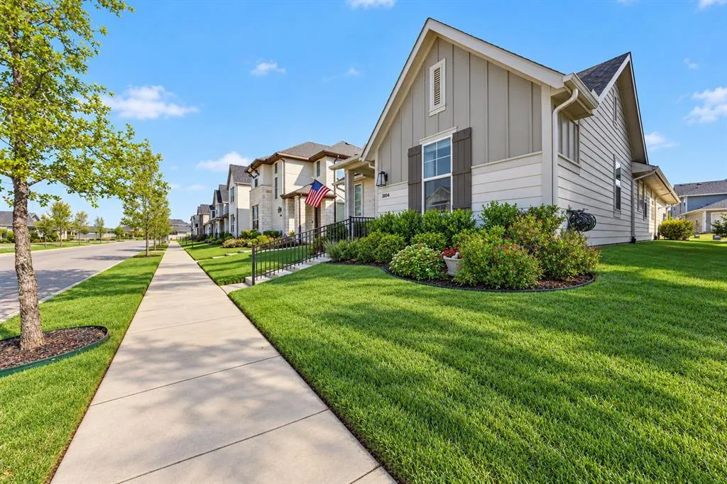 3104 Lenten Rose Lane