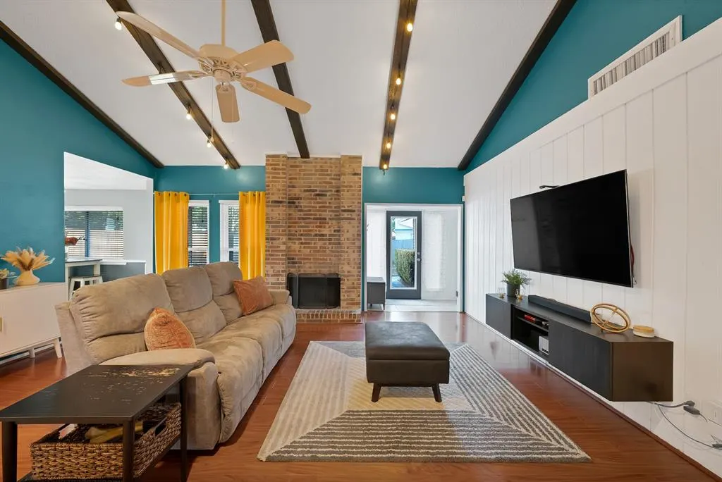 5 Merrie Circle