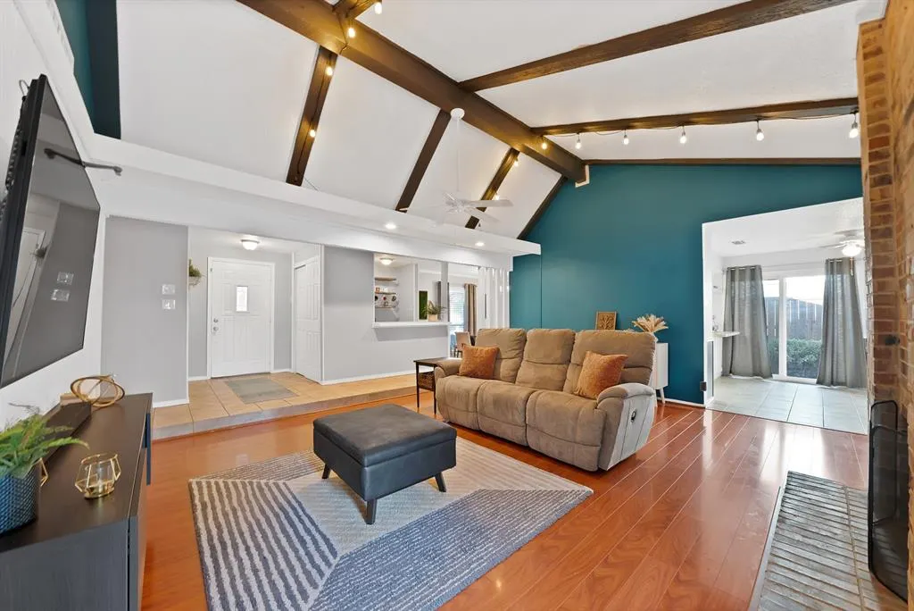 5 Merrie Circle