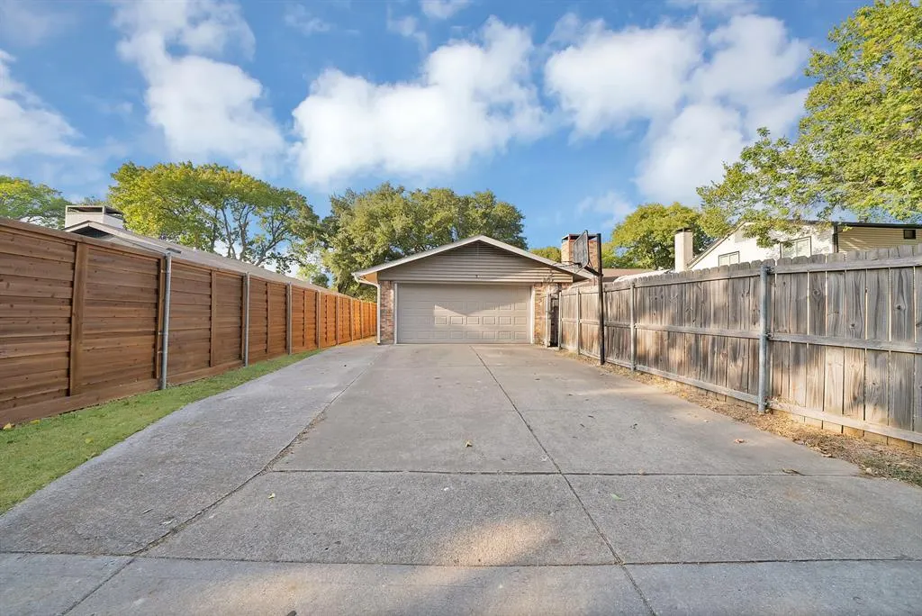 5 Merrie Circle