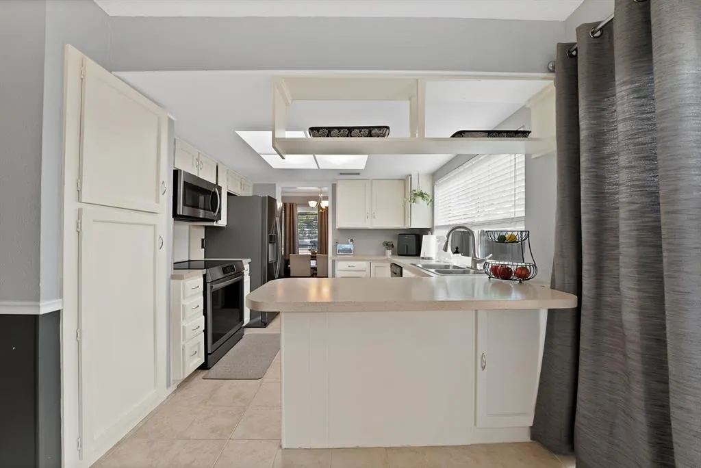 5 Merrie Circle