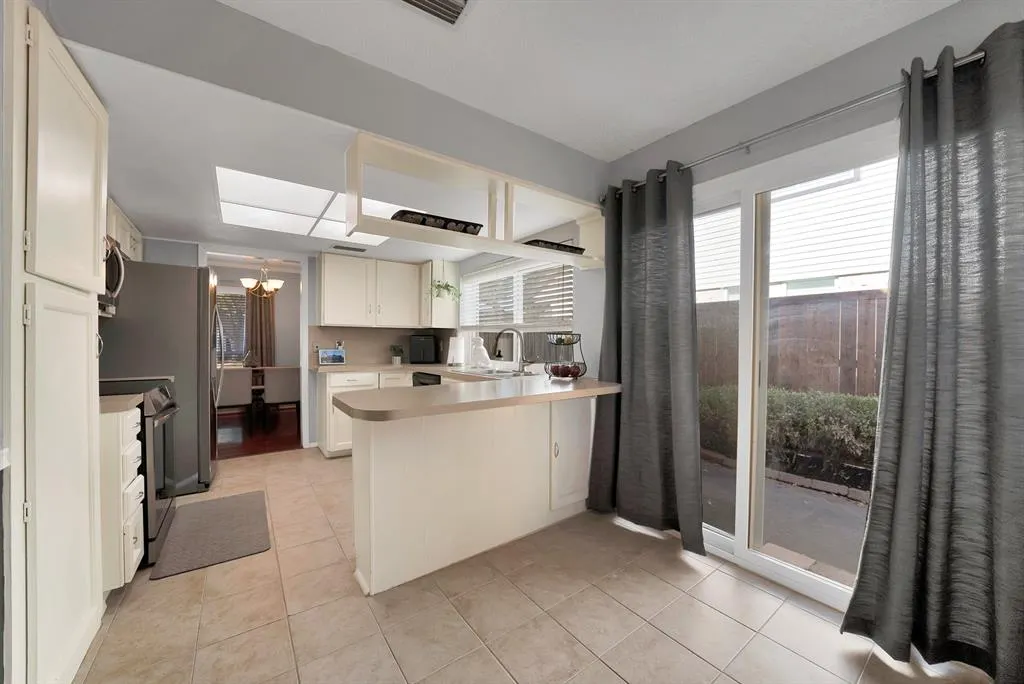 5 Merrie Circle