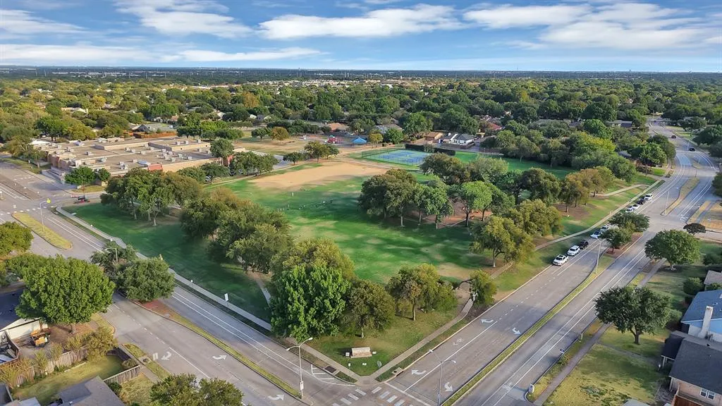 5 Merrie Circle