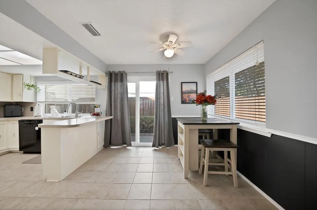5 Merrie Circle