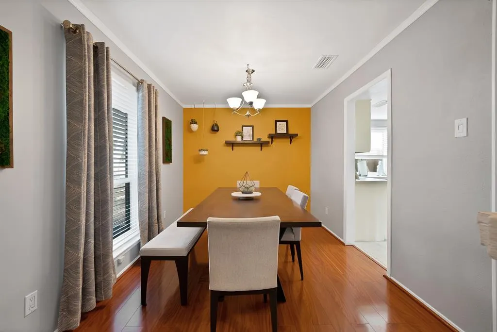 5 Merrie Circle