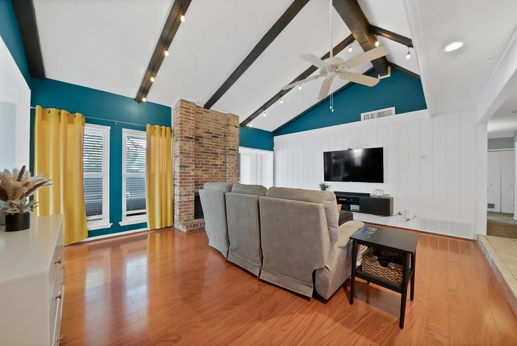 5 Merrie Circle