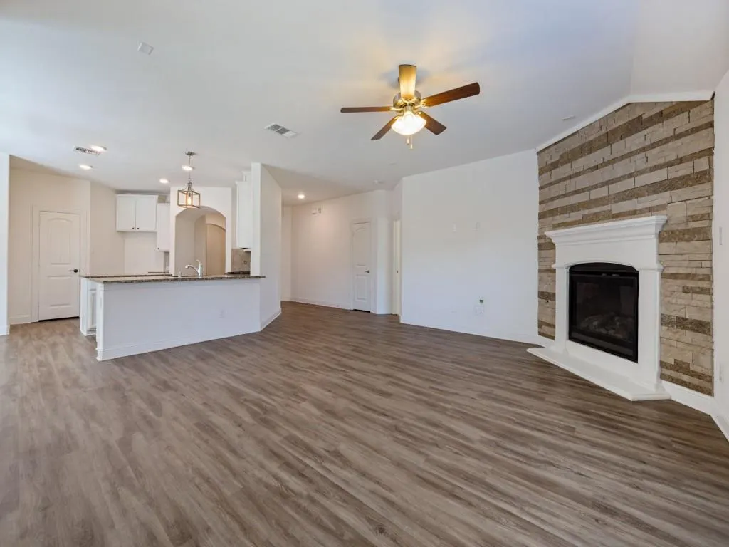 4501 Lakeview Drive