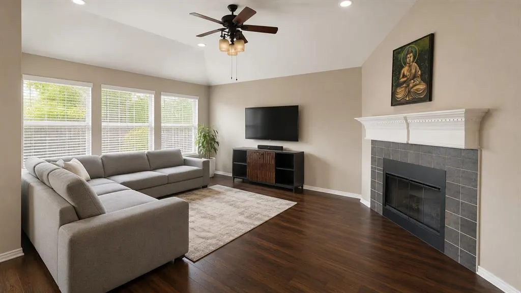 7004 Canyonbrook Drive