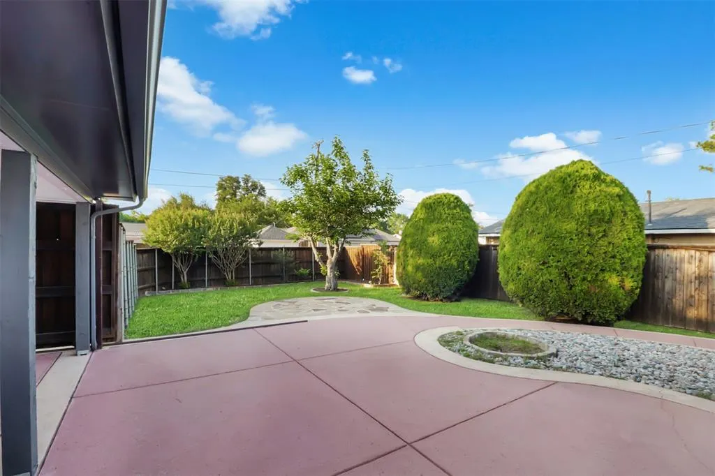 1705 Japonica Lane
