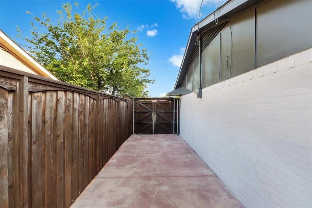 1705 Japonica Lane