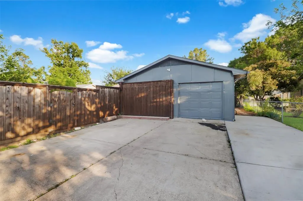 1705 Japonica Lane