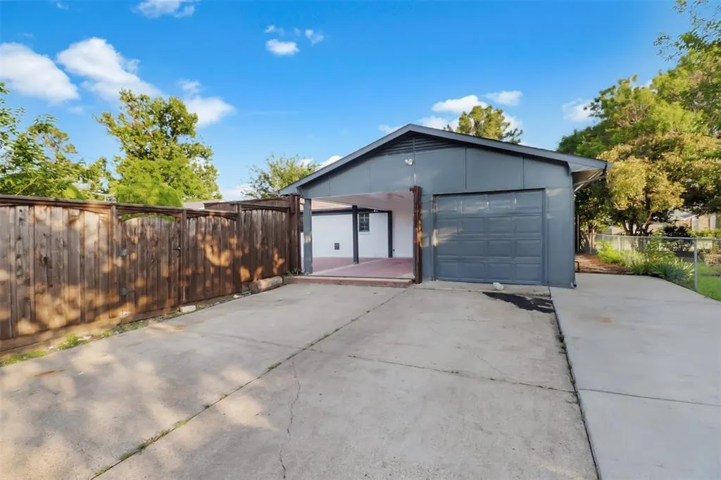 1705 Japonica Lane