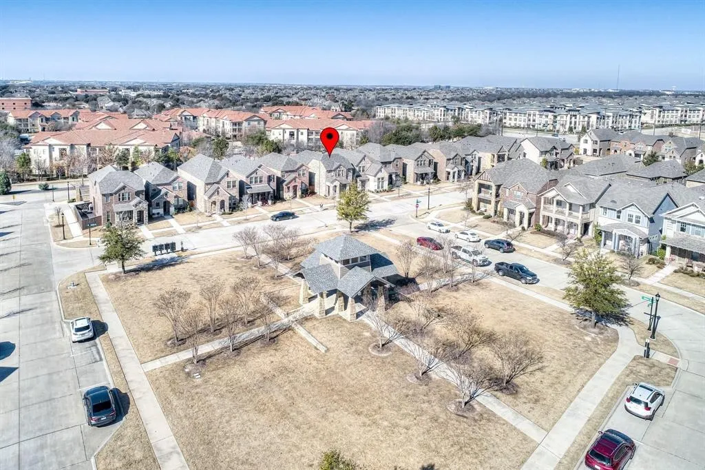1025 Zachary Way