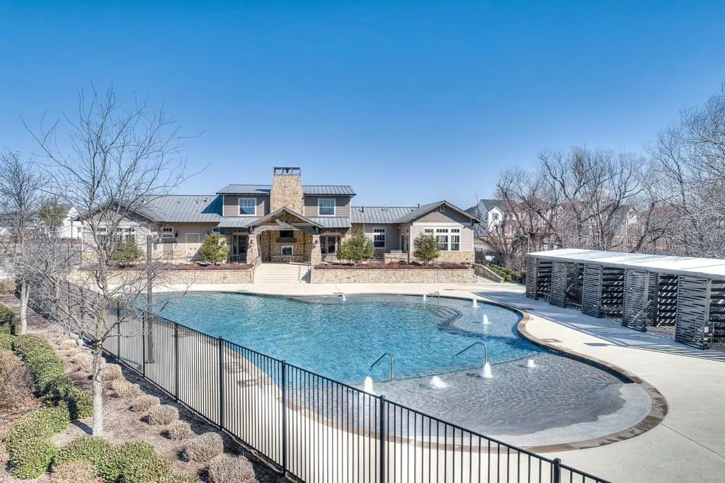 1025 Zachary Way