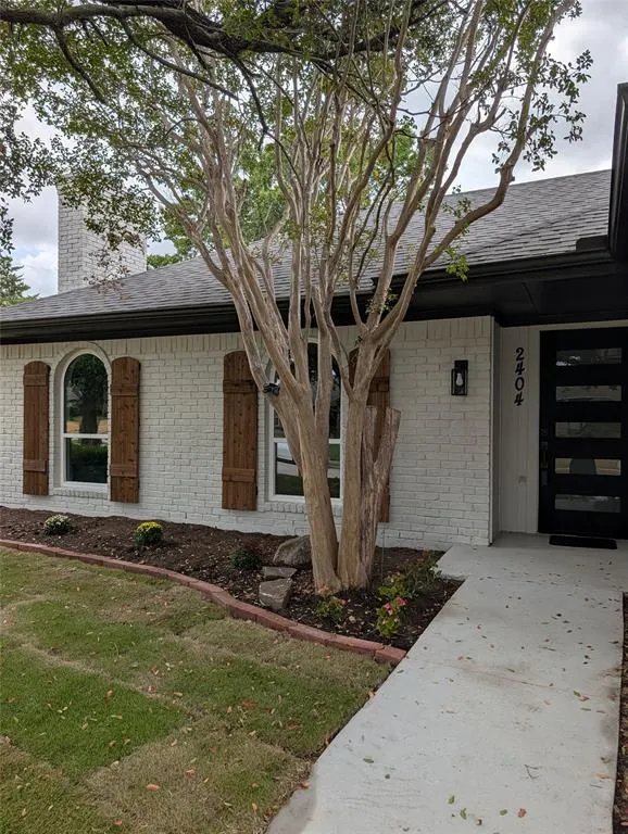 2404 Glen Forest Lane
