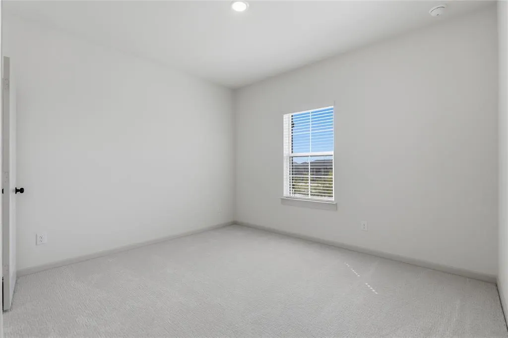 15795 Shaded Mews