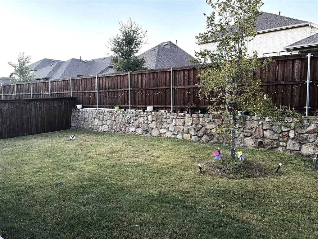 352 Foxthorne Way