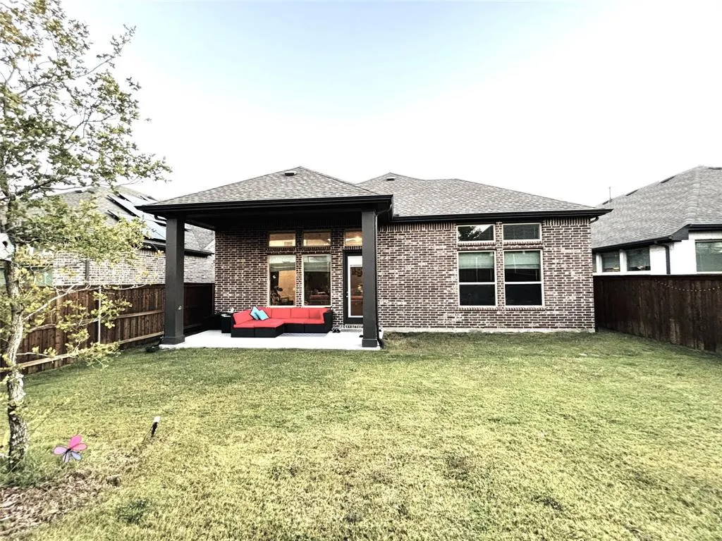 352 Foxthorne Way