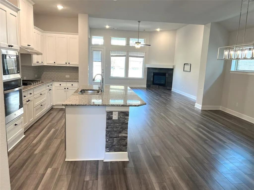 352 Foxthorne Way