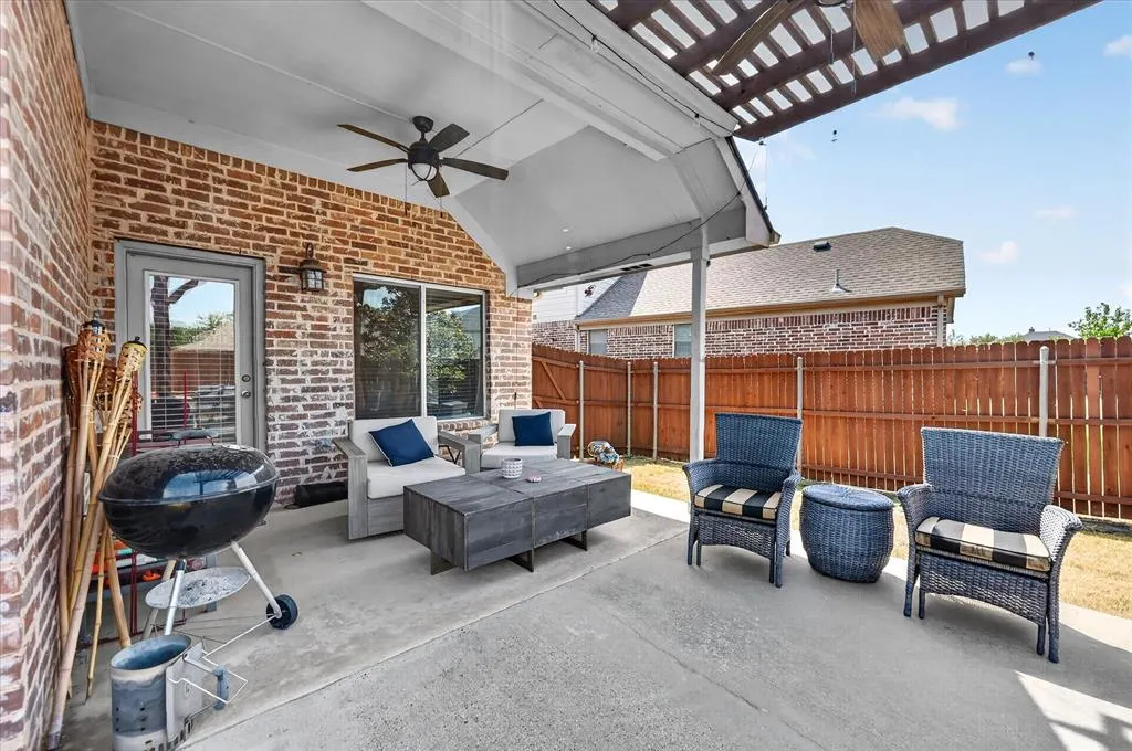 2409 Lakebend Drive