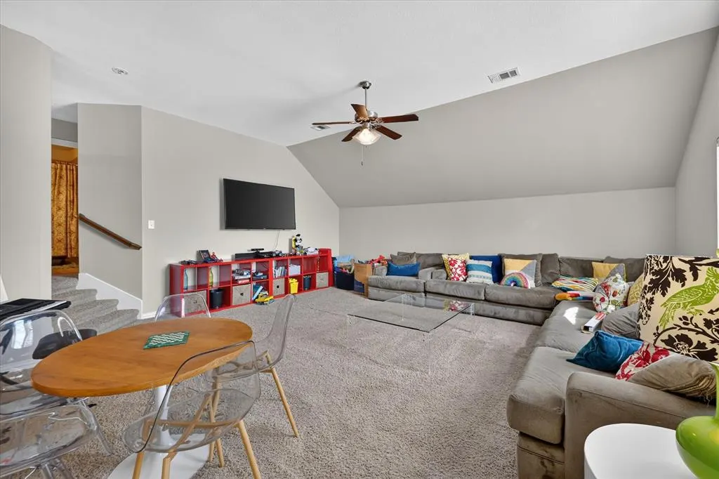 2409 Lakebend Drive