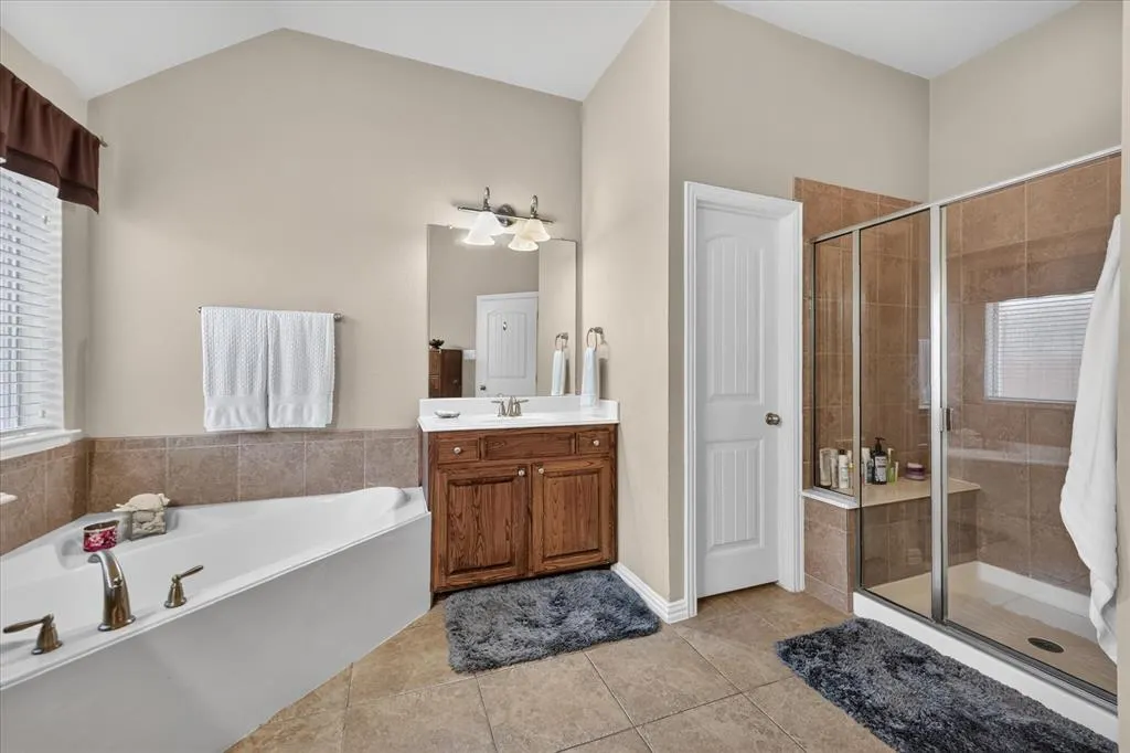 2409 Lakebend Drive