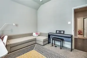 2017 Long Park Avenue