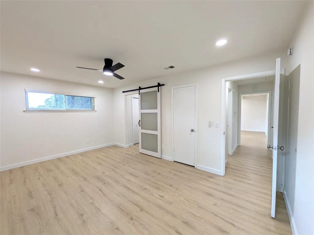 1400 Oakhill Drive
