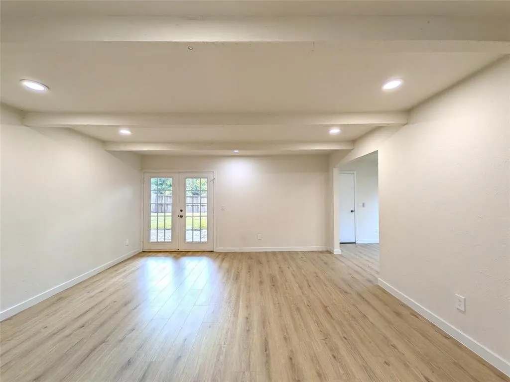 1400 Oakhill Drive