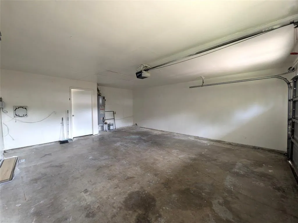 1400 Oakhill Drive