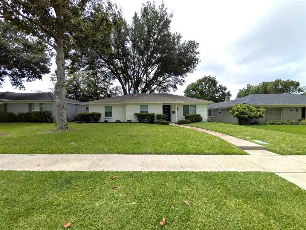 1400 Oakhill Drive