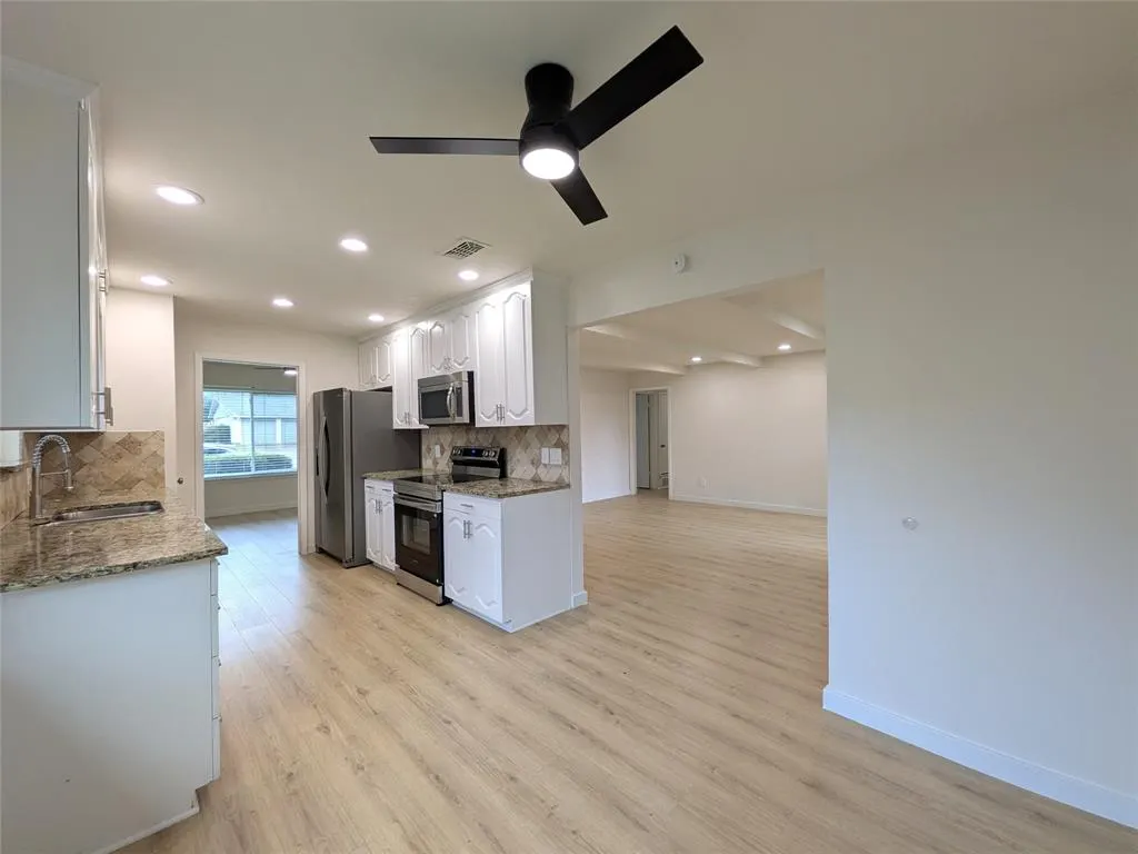1400 Oakhill Drive